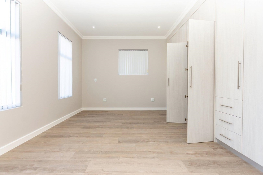 4 Bedroom Property for Sale in Myburgh Park Western Cape